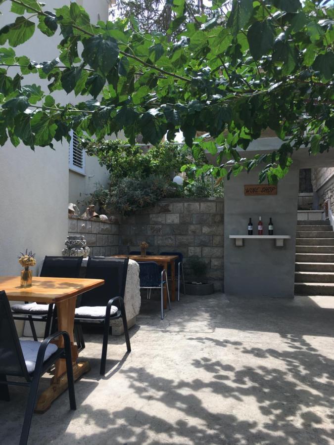 Guesthouse Cipre Lumbarda Ngoại thất bức ảnh