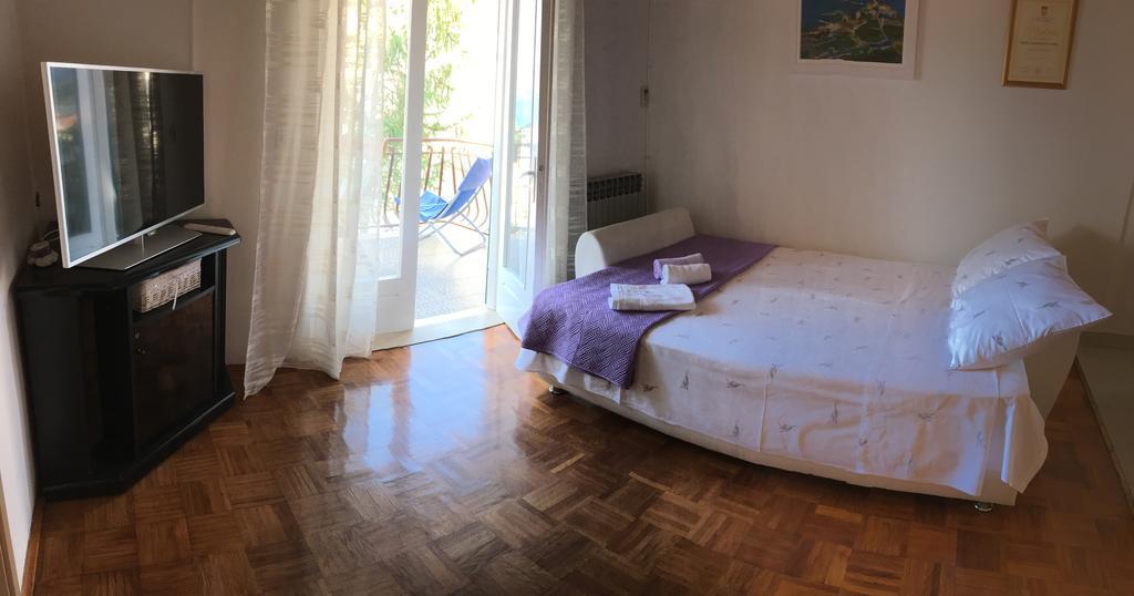 Guesthouse Cipre Lumbarda Ngoại thất bức ảnh