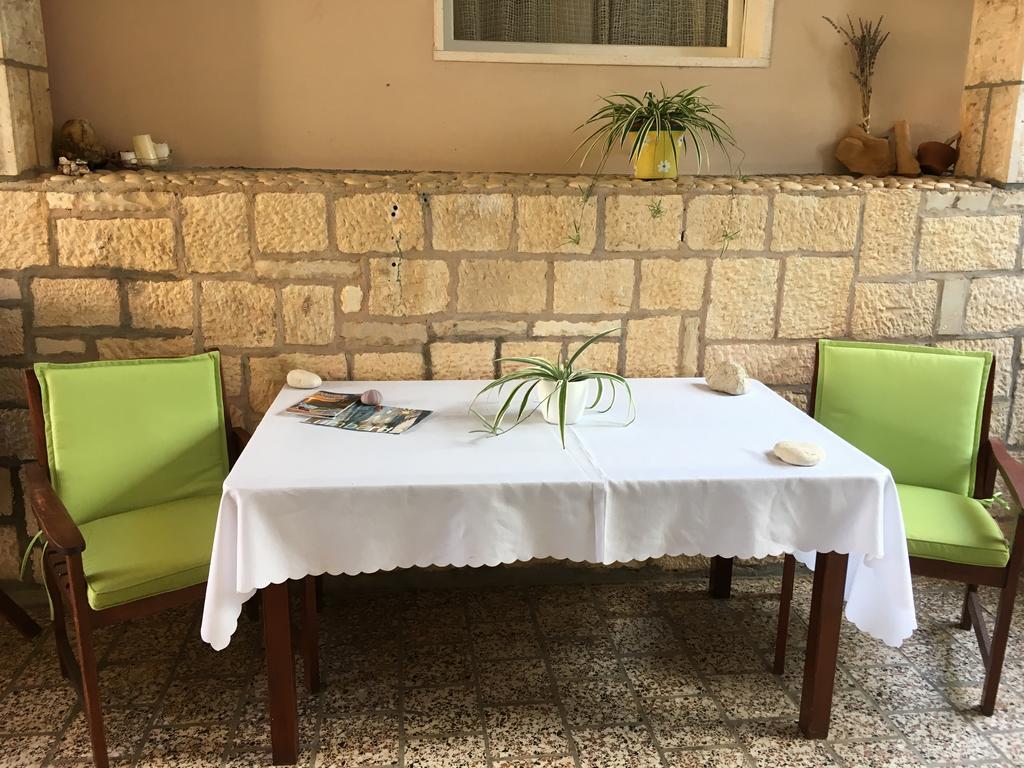 Guesthouse Cipre Lumbarda Ngoại thất bức ảnh