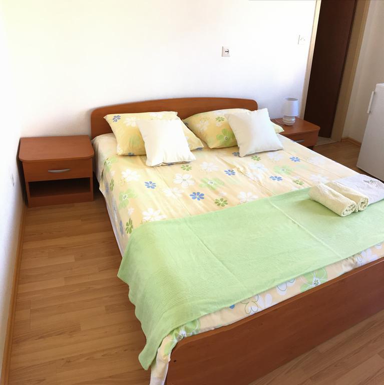 Guesthouse Cipre Lumbarda Ngoại thất bức ảnh