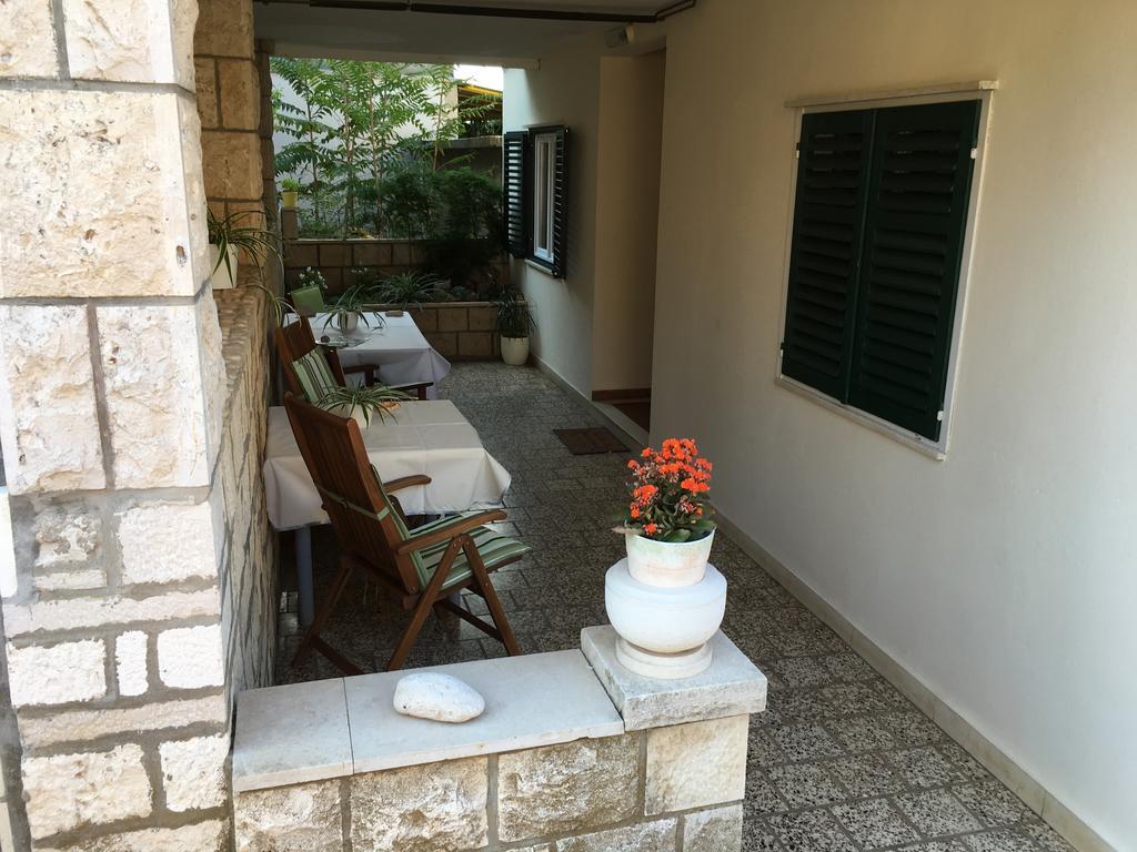 Guesthouse Cipre Lumbarda Ngoại thất bức ảnh