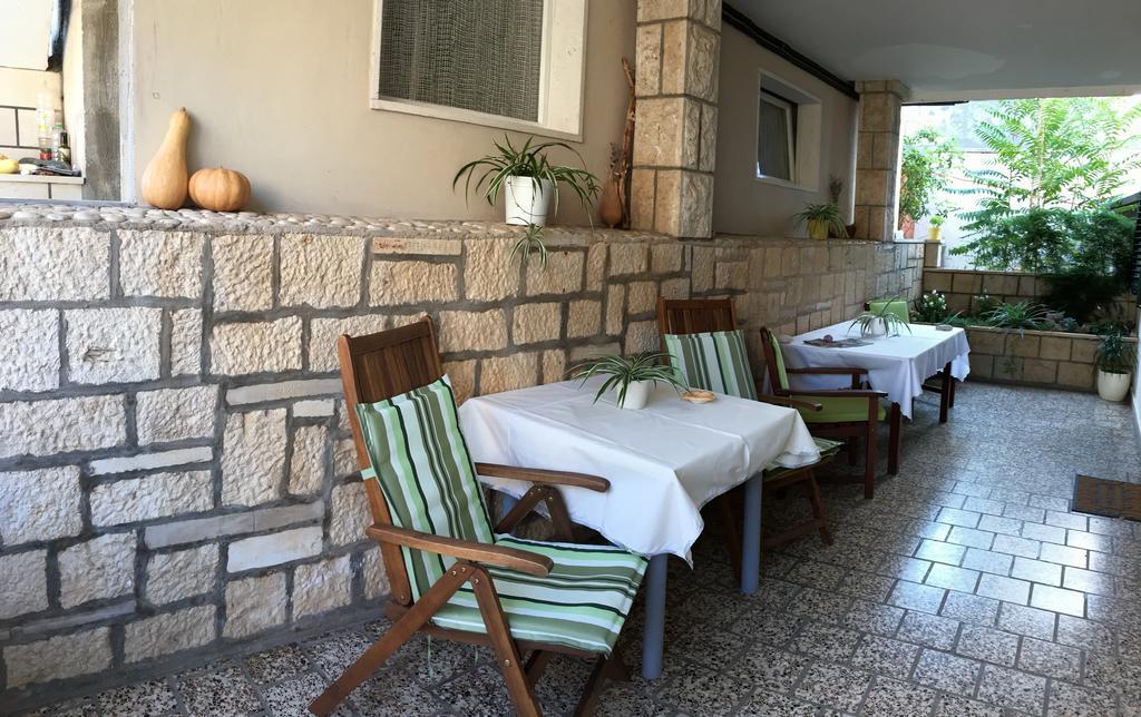 Guesthouse Cipre Lumbarda Ngoại thất bức ảnh